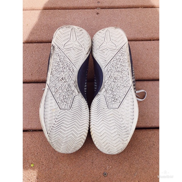 MENS GREY NIKE SHOES RUNING SIZE 10 - Picture 6 of 6